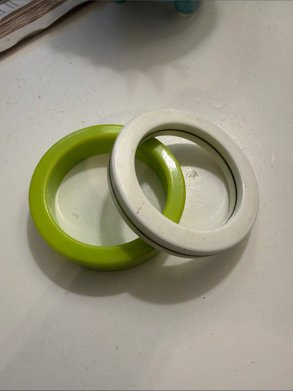 Women's Stackable Resin Bangle Bracelet - White & Lime